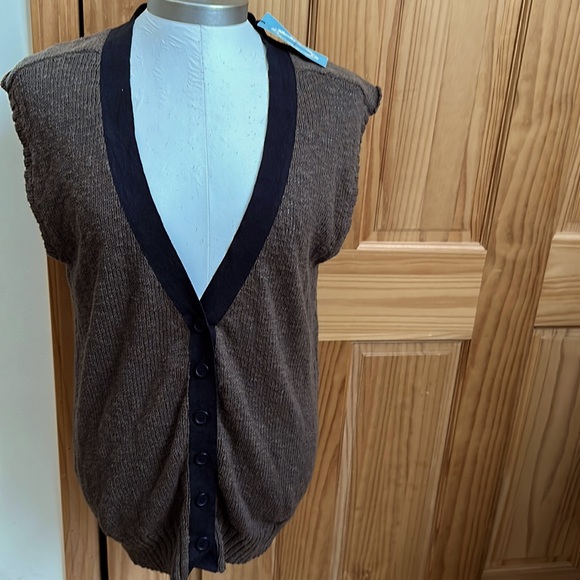 APRIL,MAY BUTTON DOWN VEST BROWN/ BLACK TRIM SMALL NWT - Picture 1 of 10